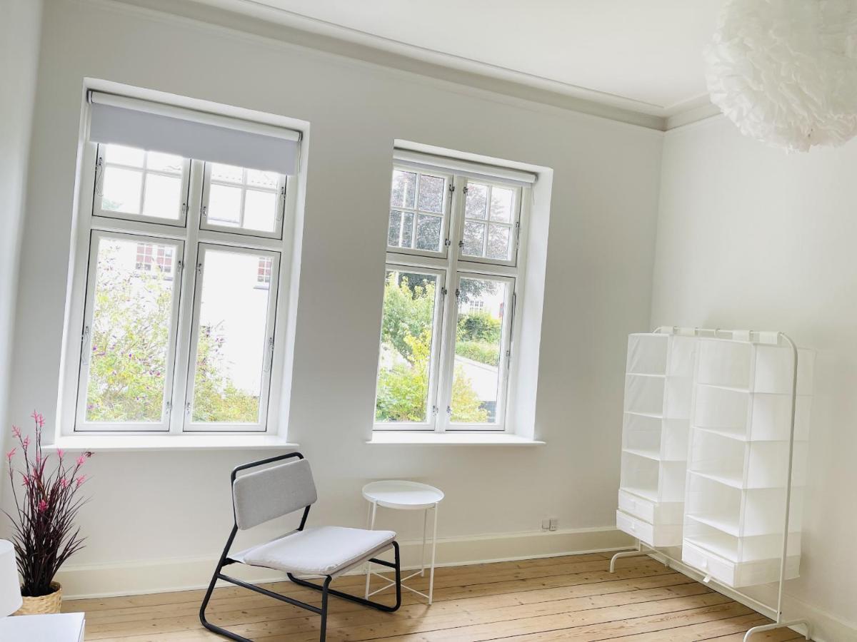 Aday - City Central Mansion - 1 Bedroom Apartment With Garden Ålborg Exterior foto